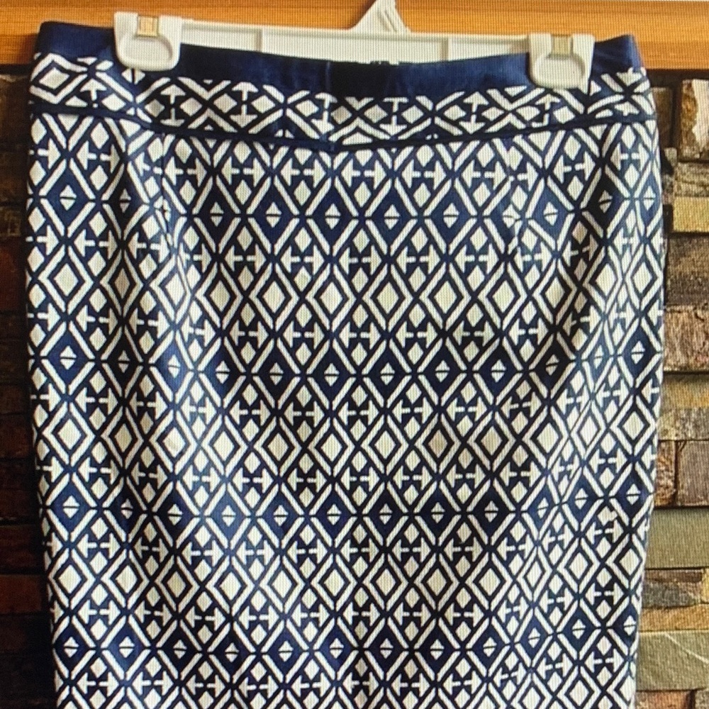 Mario Serrani Blue and White Patterned Pencil Skirt